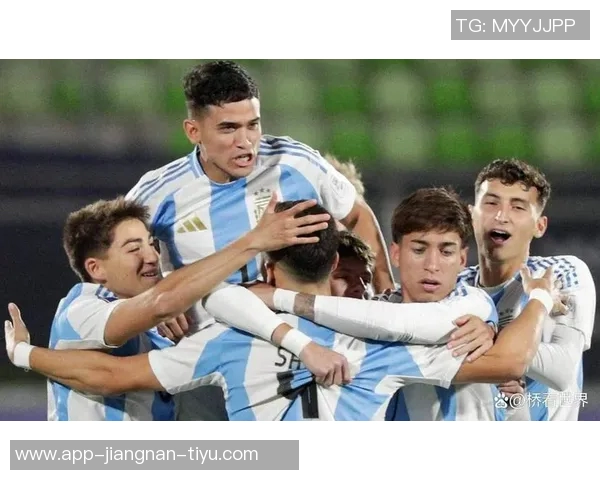 河床队2025年遭遇惨败世俱杯解放者杯阿根廷杯全线出局